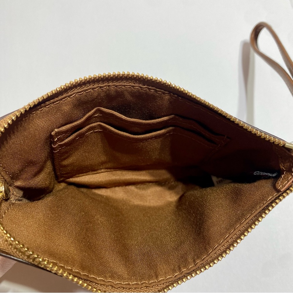 COACH NWT Pebbled Leather Corner Zip Wristlet Wallet Clutch Gold Detailing - Picture 6 of 9